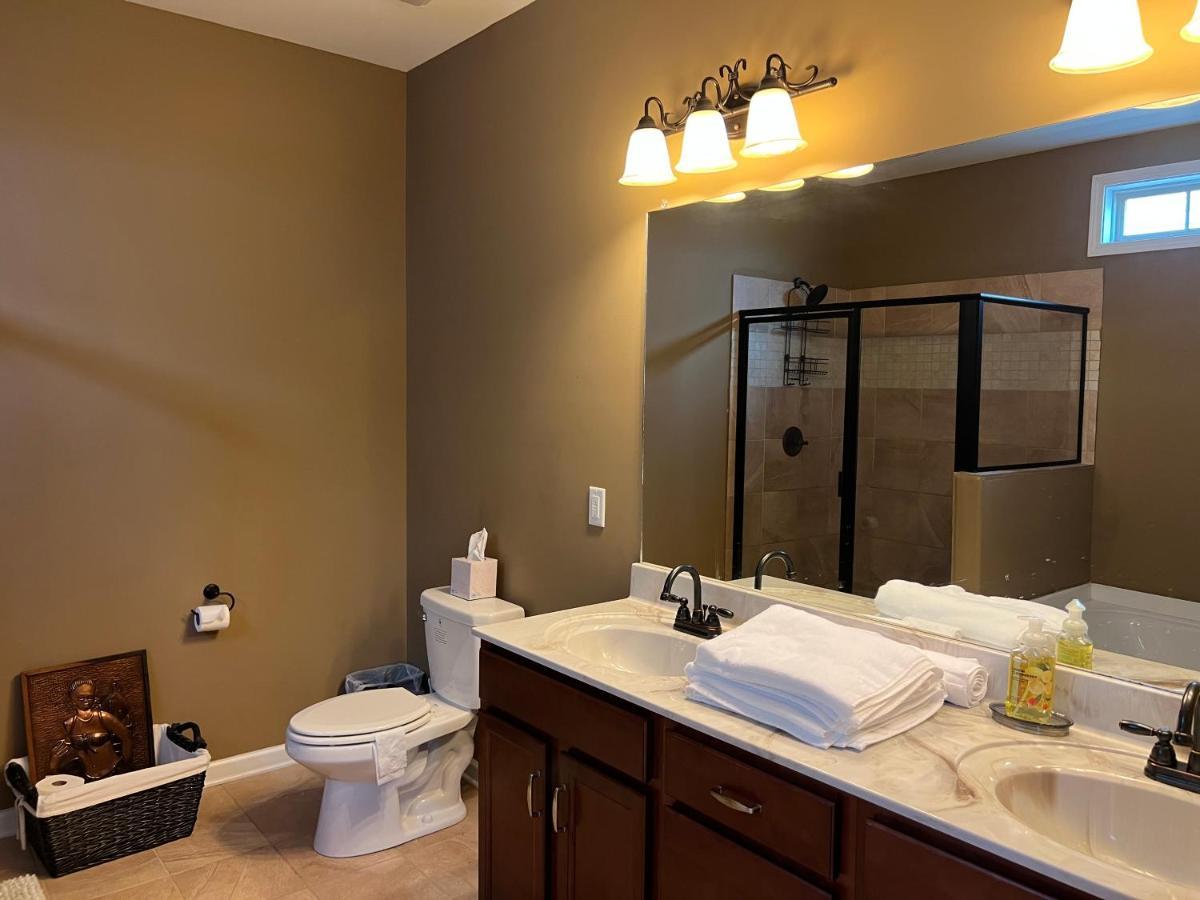Five Stars Luxury Home Clarksville Esterno foto